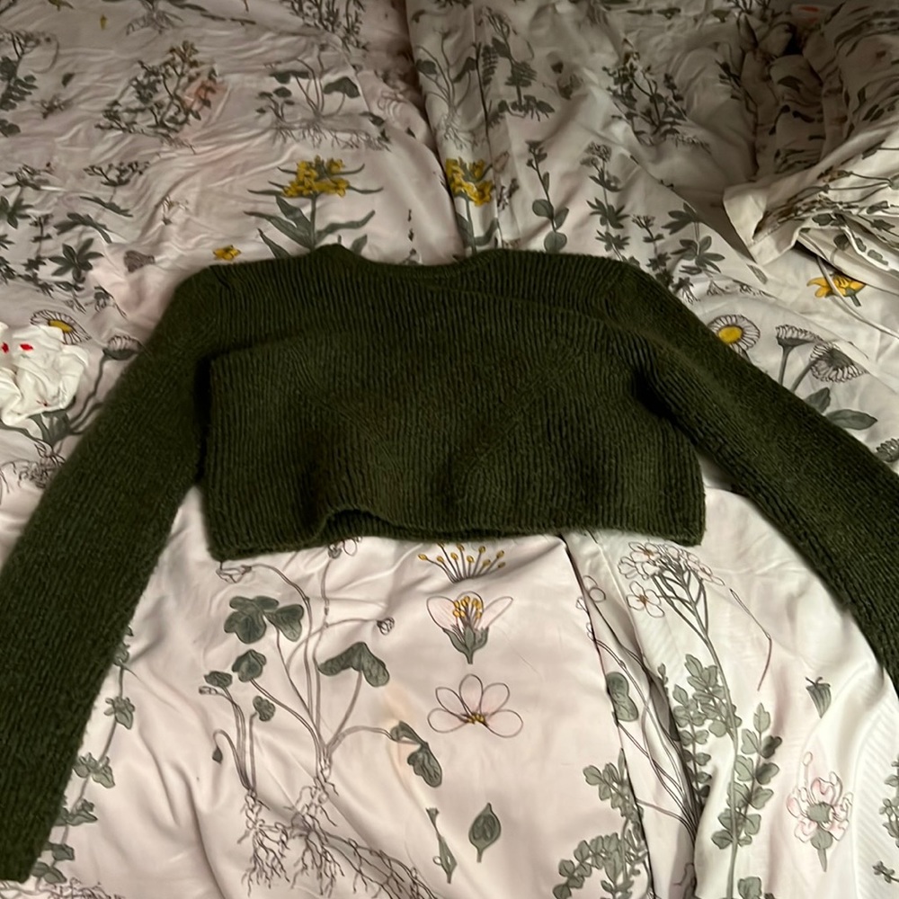 Zara cropped green sweater (kids size)
